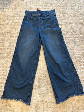 SPANX Wide Leg Patch Pocket Jeans Raw Hem Medium Wash Size Small